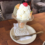 ニューライフ千城 - メロンパフェ。CP最高の550円‼︎