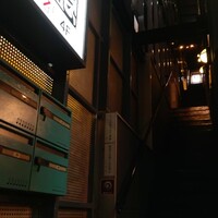 いわ志 本店 - 階段のみです。