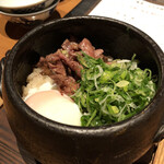 神楽坂 囲炉裏 肉よろず - 土鍋ご飯