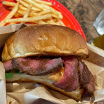 Beef dining 和牛特区 - Roast Beef Burger。