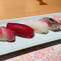 鮨　かねさか パレスホテル東京店 - ［志野］鮨 13貫。