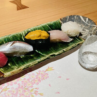 鮨　かねさか パレスホテル東京店 - ［志野］鮨 13貫。