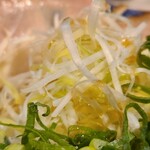 鶴亀堂 - ネギの種類ひとつ目は「白髪ねぎ」