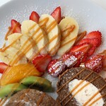 ヴァニエール - キウイデザート＆おまけのロールケーキ