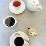 Kafekariforunia - 食後のコーヒーと紅茶