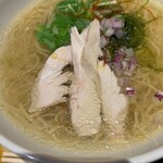 利尻らーめん味楽 新横浜ラーメン博物館店 - 叉焼は鶏チャーシュー