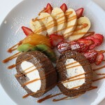 キウイデザート＆おまけのロールケーキ