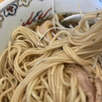 イーグル ヌードル - 細麺だった。なんか多いな。