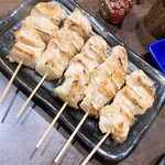 三酉屋 - やげん軟骨198円/本