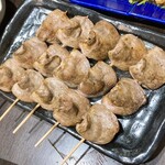 三酉屋 - はつ塩176円/本