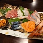 Shun No Sakana To Kushi To Sake Tane - 刺身盛合せ 〜たね〜  2,508円(税込)。