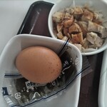 四日市ヒモノ食堂 - 小鉢が2品に