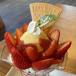 ロッキーガーデン - 値段に似合わず､いちごがたくさん入ってる♪