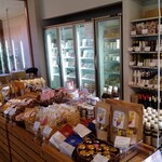 恋する豚研究所 - いろいろと売っています