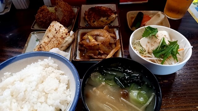 旬彩食房 鉄平 新青森の居酒屋｜青森市の地酒と旬の料理