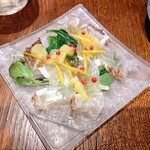 Yuurakuchou Wain Kurabu - 桜鯛の炙りカルパッチョ 甘夏のドレッシングで ハーフ