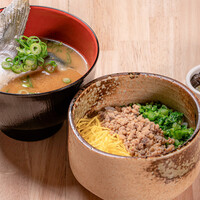 鰤そぼろの三食丼