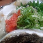 まるさん松本 - 超特大大分産岩牡蠣（1300円）。