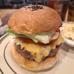 マンチズ バーガー シャック - ゴルビージャックチーズバーガー