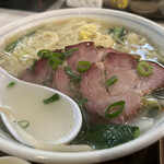 Honkon Shokukan - チャーシューメン　スープが美味しい。麺はそうめんみたい。