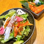 Yakiniku Toraji - サラダ　キムチ３種盛