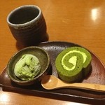 Yamauchinoujou - 2013.7.27
                      抹茶アイス＆ロールケーキ