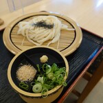 宮武うどん - ざるって見た感じ少な目に見えます