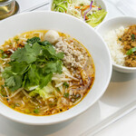 C. Churn noi noodle set