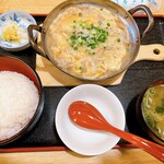 居酒屋 三平 - 肉豆腐玉子とじ定食　790円