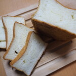 手作りハムとパンの店 こぶたのしっぽ - 塩バターメスティン食パン　断面