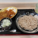 ゆで太郎 もつ次郎 - ミニカツカレーとのセット