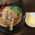 味噌麺家 味噌乃庄 - 料理写真:九州バター（バターは別皿で提供） ￥850