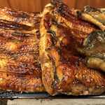 うなぎ 和友 - 身厚鰻