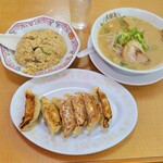 Gyouzanooushou - 炒飯ラーメンセット&餃子