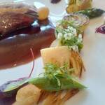 レストラン シャンボール(リーガロイヤルホテル大阪) - ポテトのバトーにのった筍とビーツ