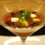 時の宿 すみれ - カリカリベーコン載せガスパチョ