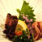 時の宿 すみれ - うちももコールビーフと、千本の湯引き