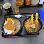 資さんうどん - サイズはどちらもミニになります