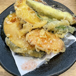 山下本気うどん - 野菜天ぷら盛合せ