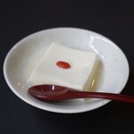 炭火焼肉ホルモン うらら - 【杏仁豆腐】