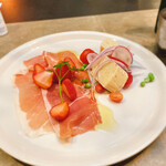 400℃ PIZZA - 岡山苺とハモンセラーノandムーステリーヌ