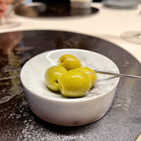 TACUBO - アンチョビを詰めたグリーンオリーブ