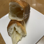 塩パン屋 パン・メゾン - 塩パンの空洞　美味しいバターの空洞です