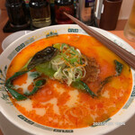 Hidakaya - スープはうしぃ。麺はやわやわ。ネギの下にとろみのついたひき肉が鎮座。