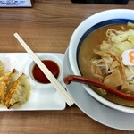 202995623 - 餃子＋味噌ラーメン