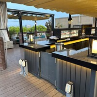 BLUE BIRDS ROOF TOP TERRACE - 