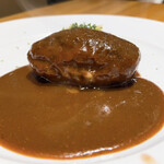 洋食 おがた - 赤牛と走る豚のハンバーグ