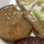 フレスガッセ - 付け合せの大根のソテーの断面