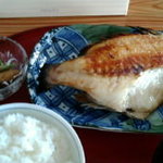 ギャラリー絹 - ランチでいただいた焼き魚定食。エボ鯛でした。