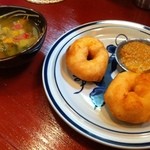 南インド料理 なんどり - マサラワダ（450円）※メニューにはカリカリ豆のコロッケとの記載